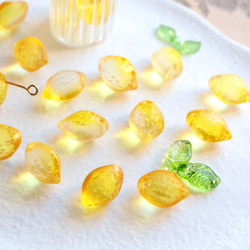 新色★爽やかレモンのガラスビーズ　チャーム　ハニーイエロー 18枚目の画像