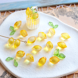 新色★爽やかレモンのガラスビーズ　チャーム　ハニーイエロー 10枚目の画像