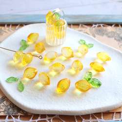 新色★爽やかレモンのガラスビーズ　チャーム　ハニーイエロー 6枚目の画像