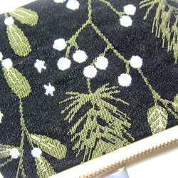 フランス生地　クリスマス（MS)ヒイラギに舞い降りた雪のポーチ　コスメ入れ　カード入れ　 5枚目の画像