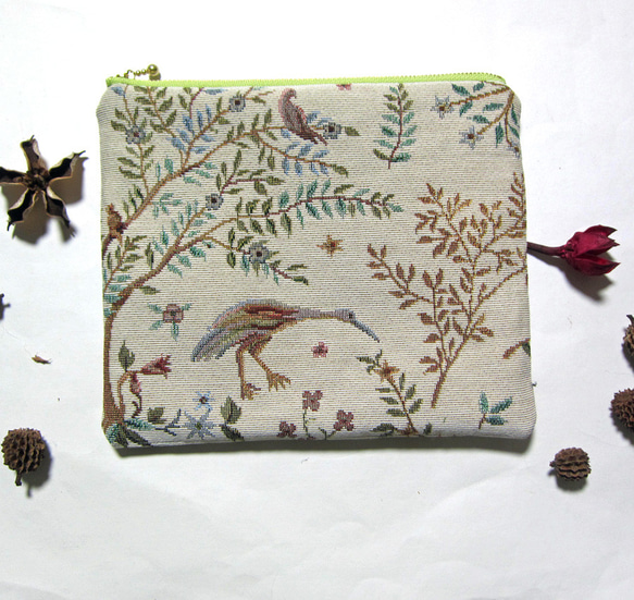 オランダ生地　空を飛べない鳥ミューかヤンバルクイナと小鳥田園風景のポーチ（L)　通帳入れ　コスメいれ　カード入れ　薬入れ 1枚目の画像