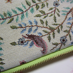 オランダ生地　空を飛べない鳥ミューかヤンバルクイナと小鳥田園風景のポーチ（L)　通帳入れ　コスメいれ　カード入れ　薬入れ 5枚目の画像