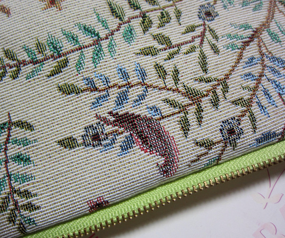 オランダ生地　空を飛べない鳥ミューかヤンバルクイナと小鳥田園風景のポーチ（L)　通帳入れ　コスメいれ　カード入れ　薬入れ 5枚目の画像