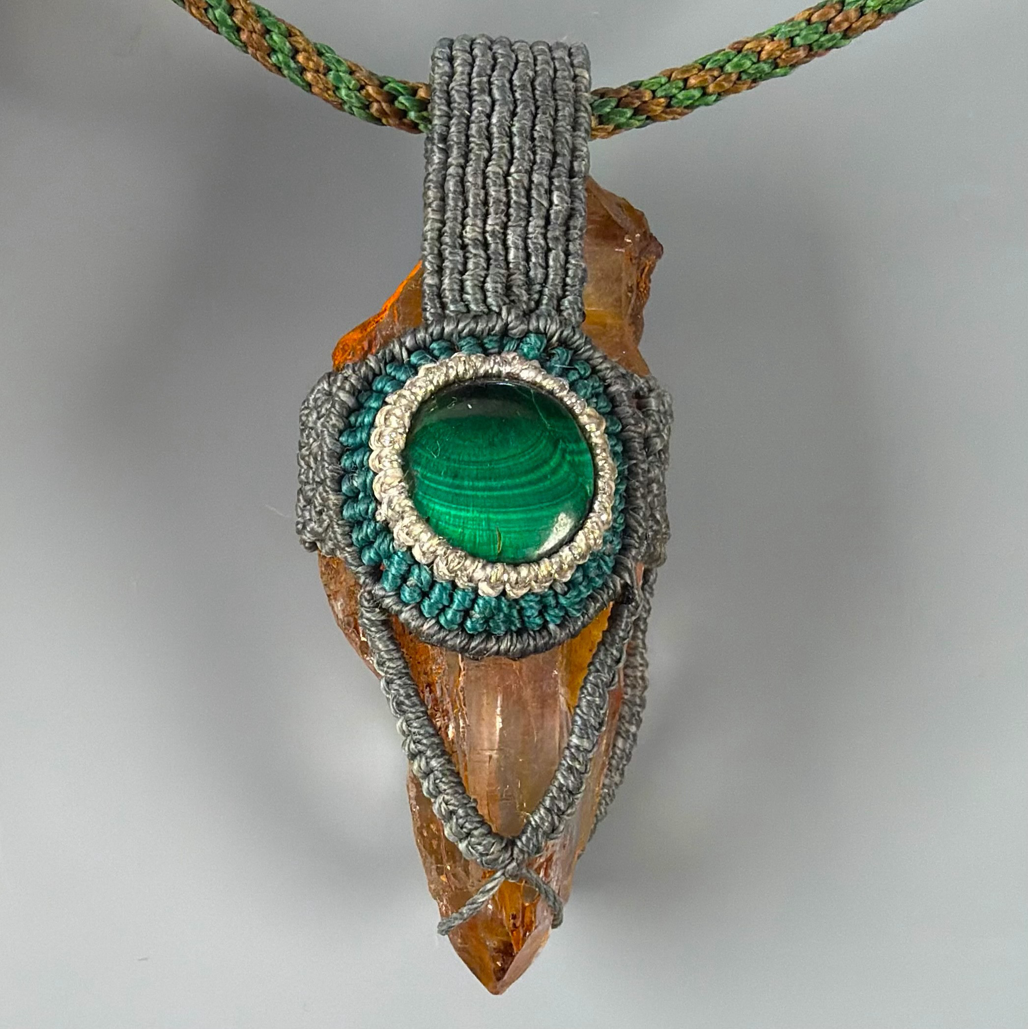 ガネーシュヒマール産レッドクォーツ × ベルベットマラカイト 癒しのタリスマン AR03