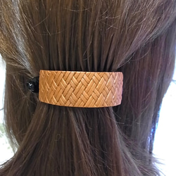 バナナクリップ アーチ型 ヘアクリップ　本革メッシュ キャメル 5枚目の画像