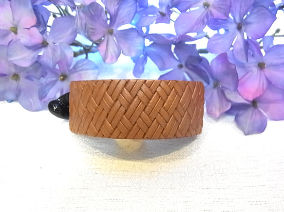 バナナクリップ アーチ型 ヘアクリップ　本革メッシュ キャメル 4枚目の画像