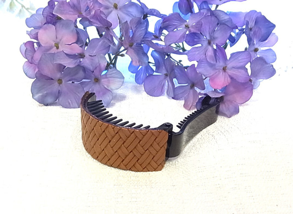 バナナクリップ アーチ型 ヘアクリップ　本革メッシュ キャメル 10枚目の画像