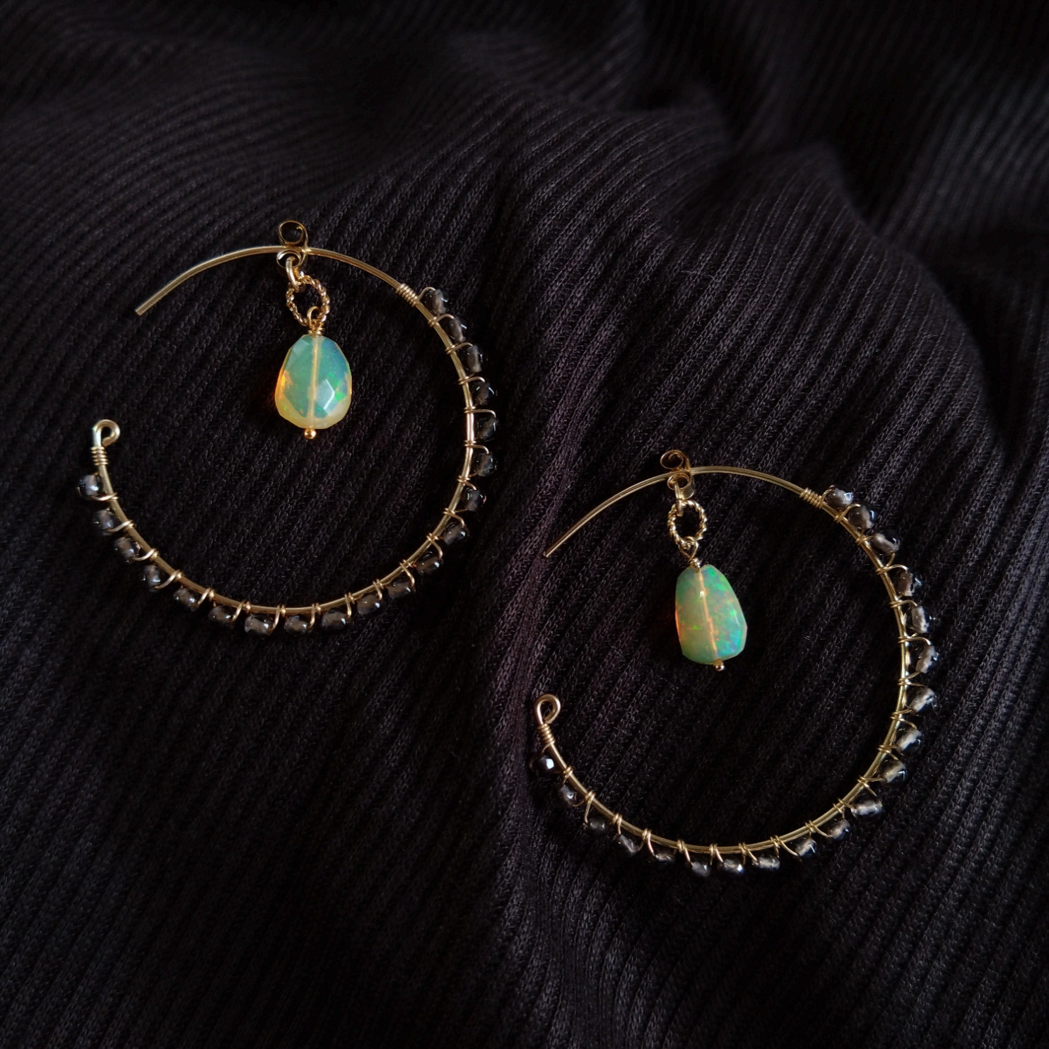 オパールのフープピアス【14KGF】