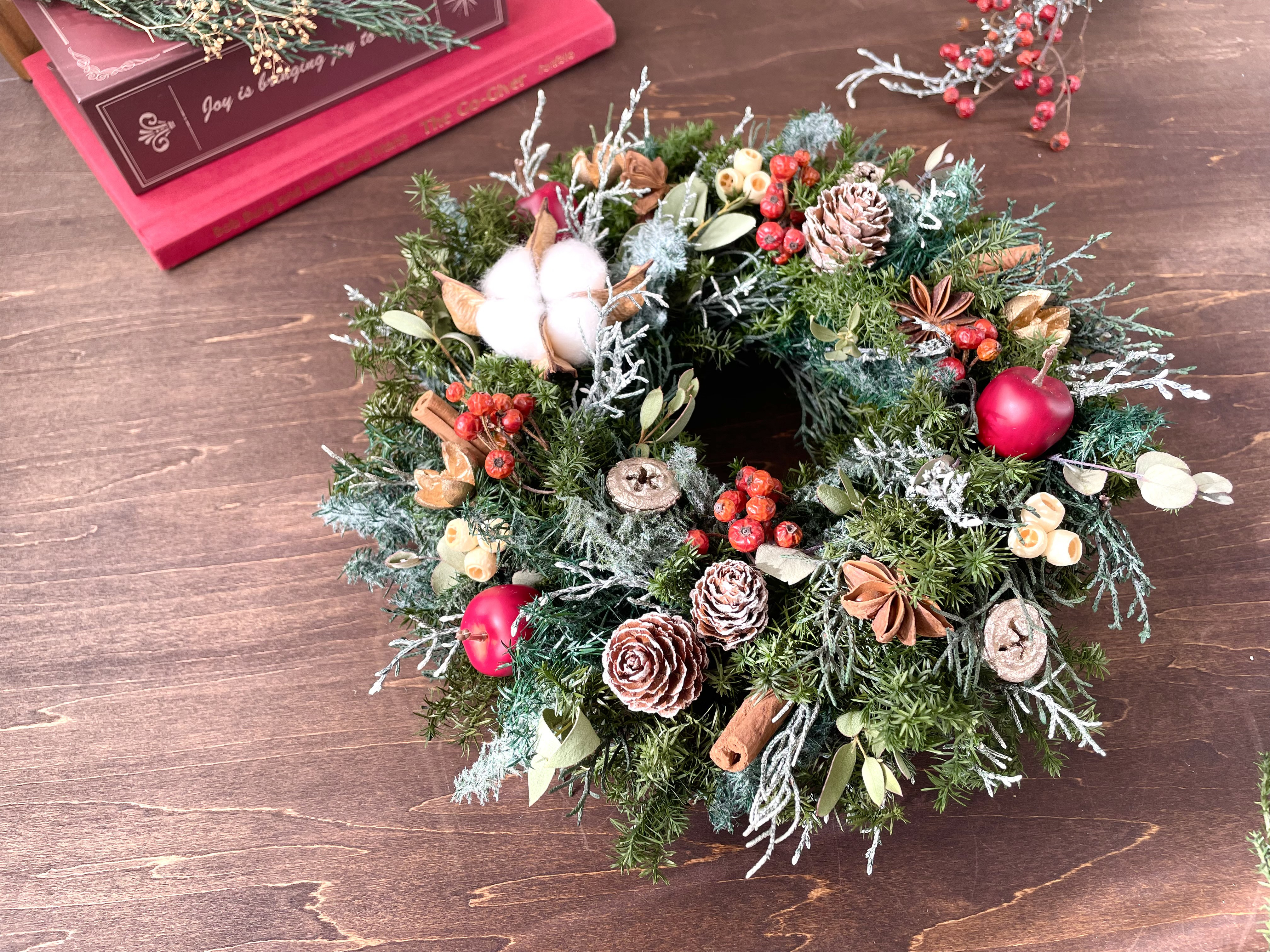 プリザーブドフラワー＊ふんわり針葉樹クリスマスリース【冬の彩り】ミニ林檎