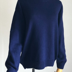 クルーネックセーター　ネイビーブルー　メリノウール100％ 2枚目の画像