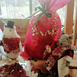 3点セット+αネズミたちのクリスマス　東方の博士たち　イエスを拝む　ポインセチアを持ったネズミ　置き物　ぬいぐるみ 8枚目の画像