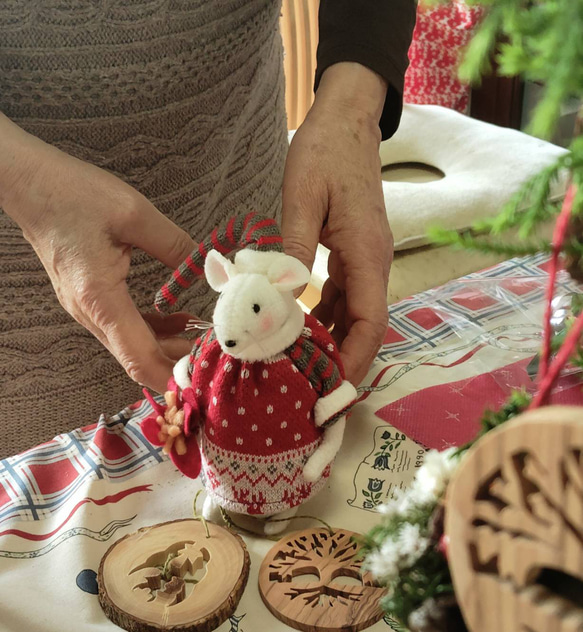 3点セット+αネズミたちのクリスマス　東方の博士たち　イエスを拝む　ポインセチアを持ったネズミ　置き物　ぬいぐるみ 10枚目の画像