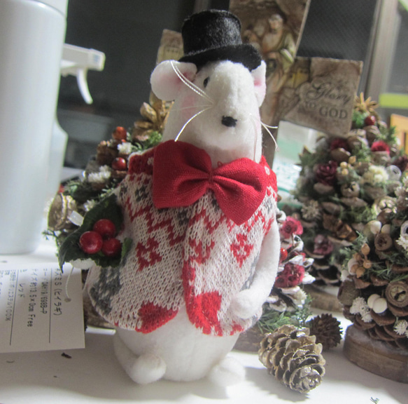 3点セット+αネズミたちのクリスマス　東方の博士たち　イエスを拝む　ポインセチアを持ったネズミ　置き物　ぬいぐるみ 5枚目の画像
