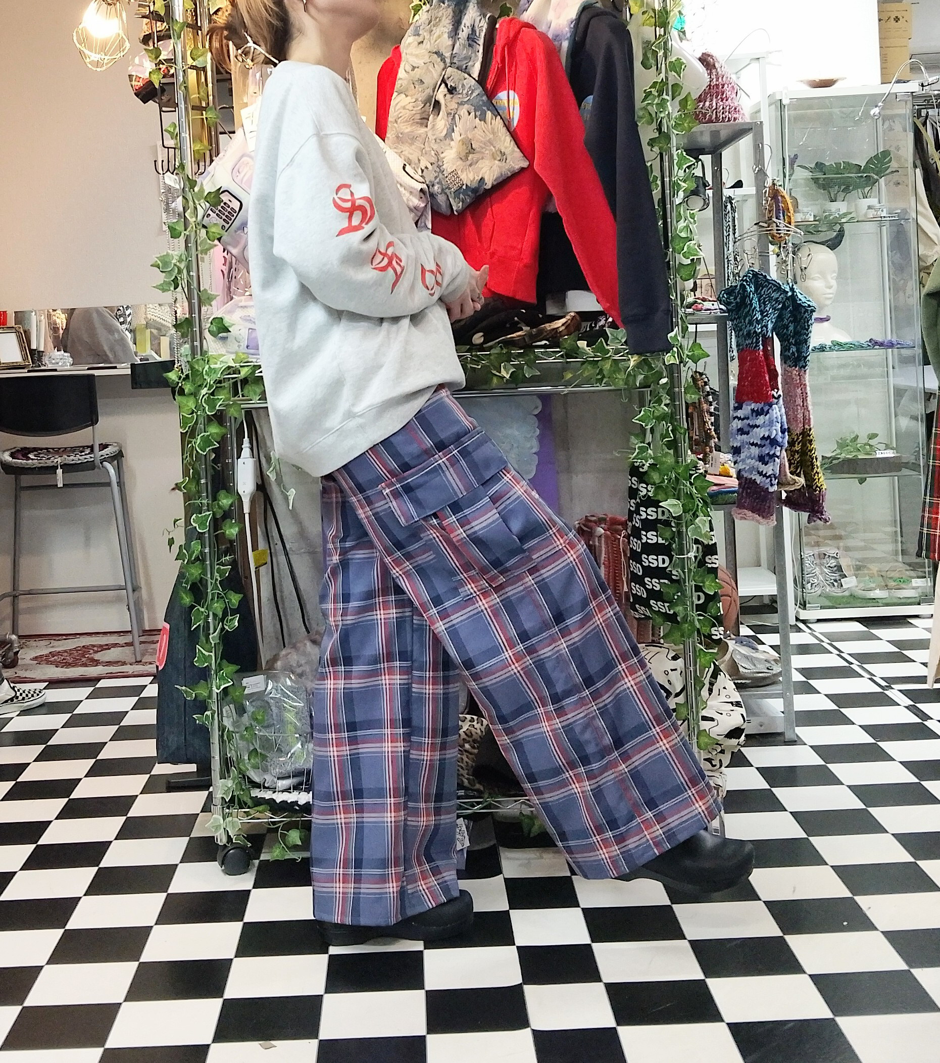 裏地付き　タータンチェックカーゴワイドパンツ