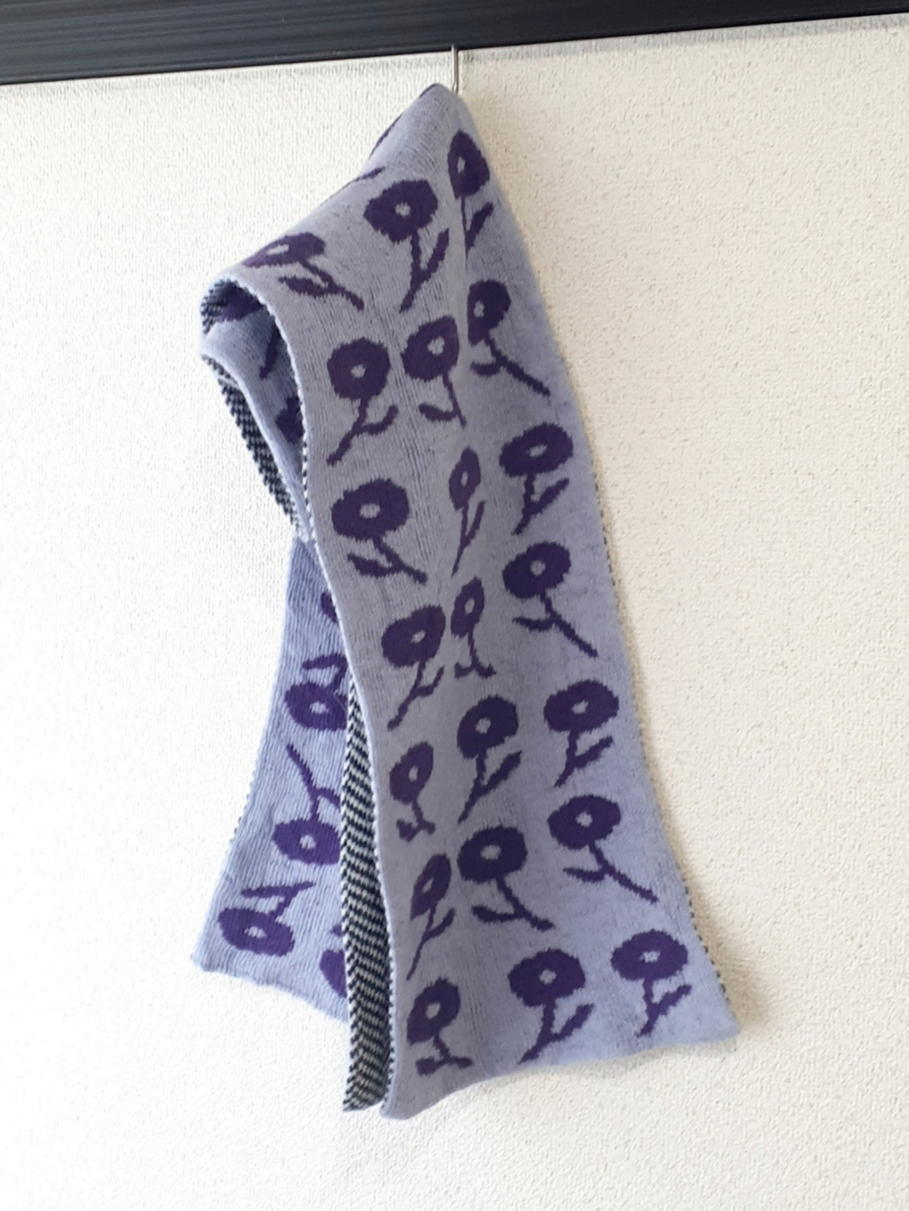 〈新色〉北欧柄リバーシブルマフラー②　アンゴラ混　パープル系