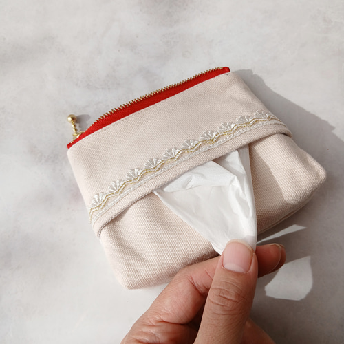 受注制作】ペンギンさんのクリスマス柄インド刺繍リボン マチ付き