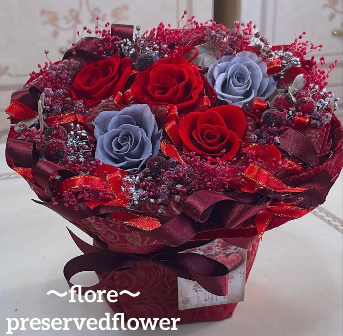 【送料無料、ラッピング込み】✨大人気✨ミックスバラプリザーブアレンジ✨ラッピングのまま飾れますよ✨