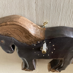 馬の掛け時計（黒鹿毛）（陶製） 5枚目の画像