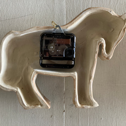 馬の掛け時計（栗毛）（陶製） 6枚目の画像