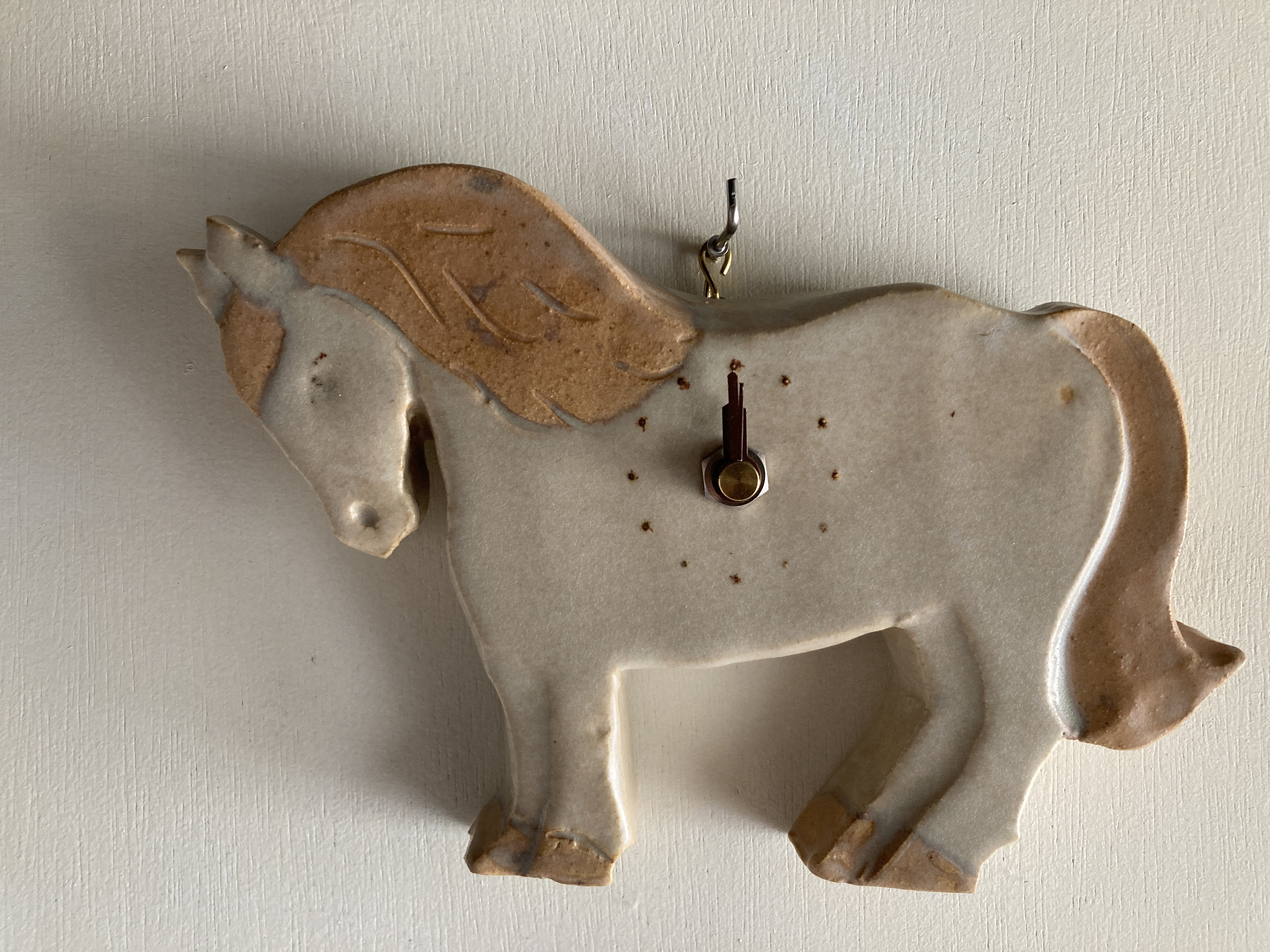 馬の掛け時計（栗毛）（陶製）