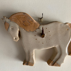 馬の掛け時計（栗毛）（陶製） 1枚目の画像