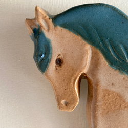 馬の掛け時計（青たてがみ）（陶製） 2枚目の画像
