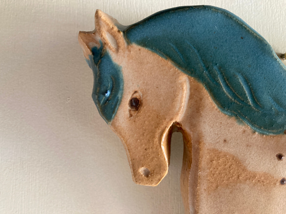 馬の掛け時計（青たてがみ）（陶製） 2枚目の画像