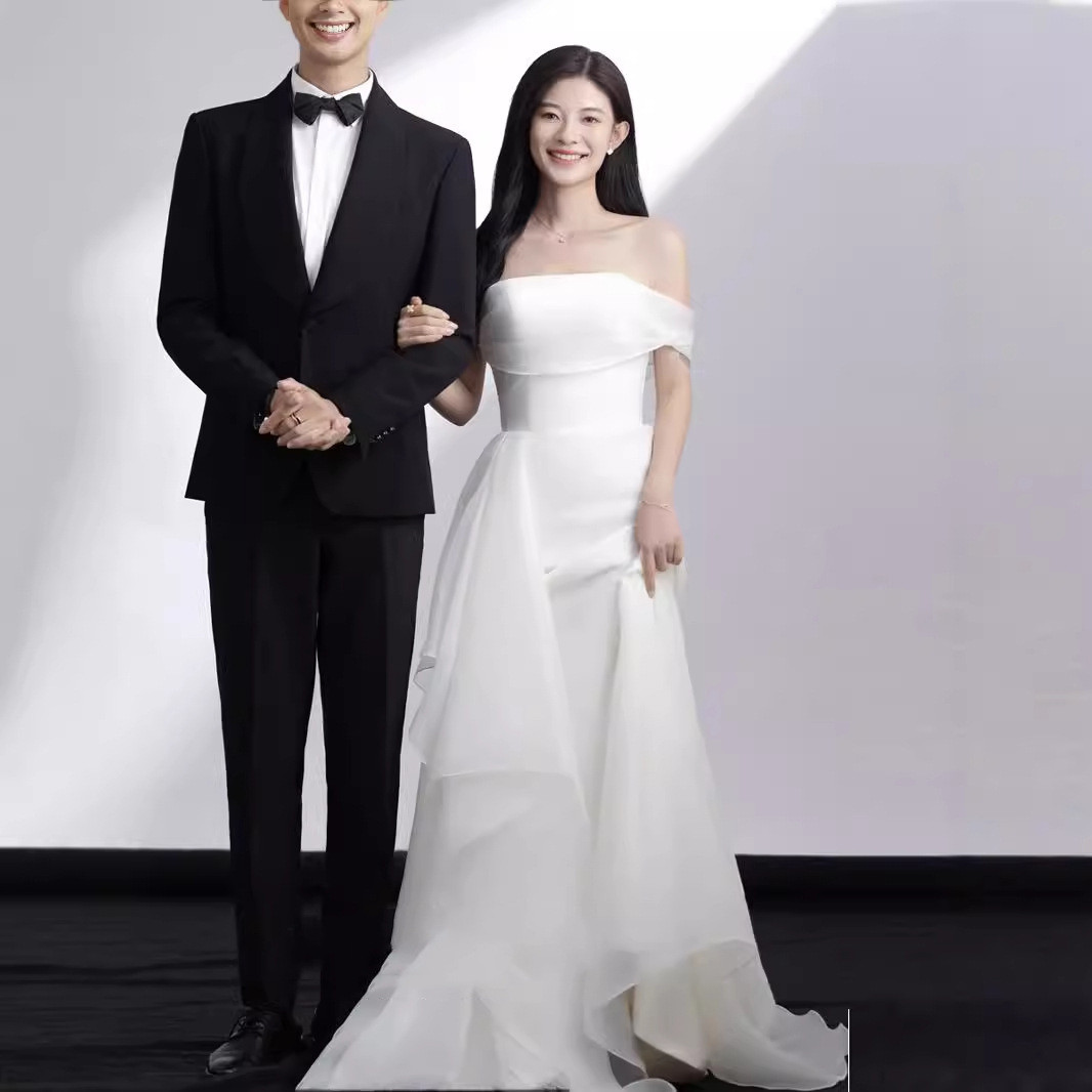 高級感 白黒 オフショルダー サテン ウェディングドレス シンプル 花嫁 演奏会 二次会 前撮り HL566