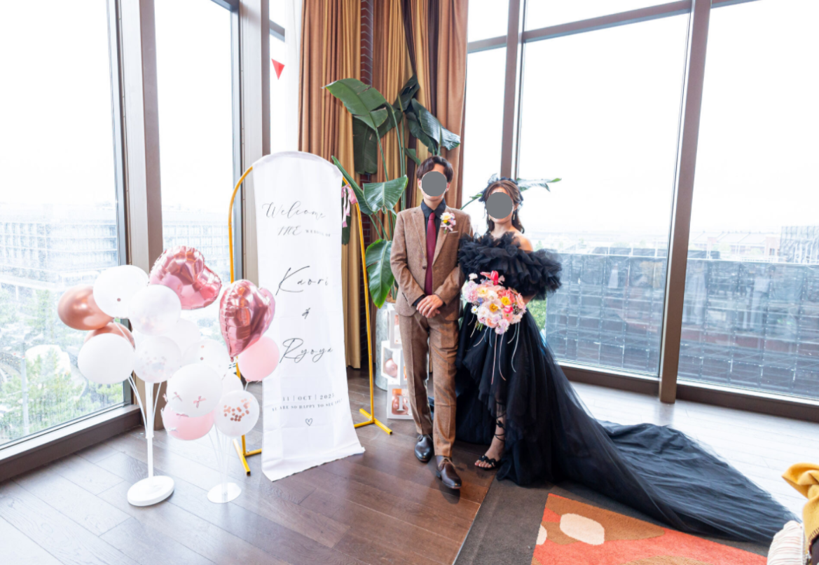 実例写真！カラードレス ブラック ハイローカット 脚長効果MAX オフショルダー チュールスカート ロングトレーン