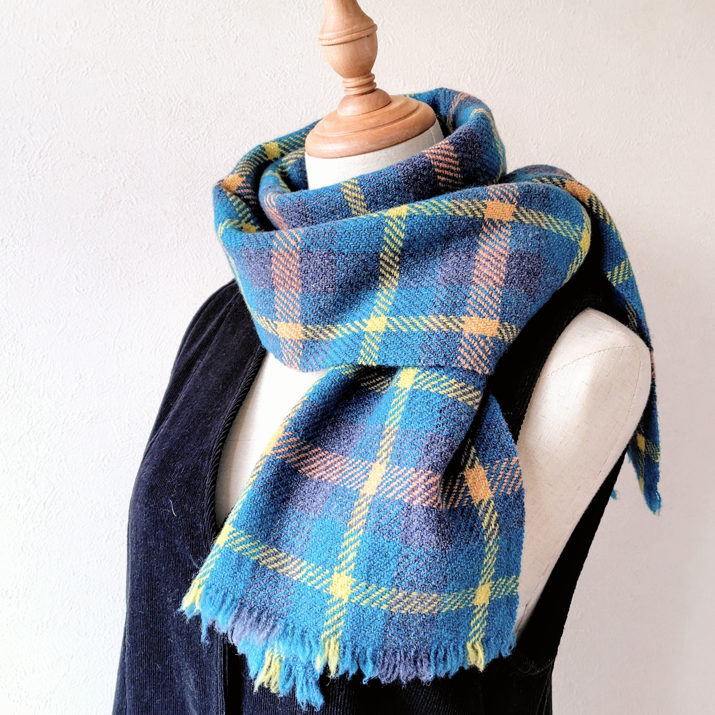 北欧手織り軽くて暖かいオリジナルチェックマフラー（ターコイズブルー）