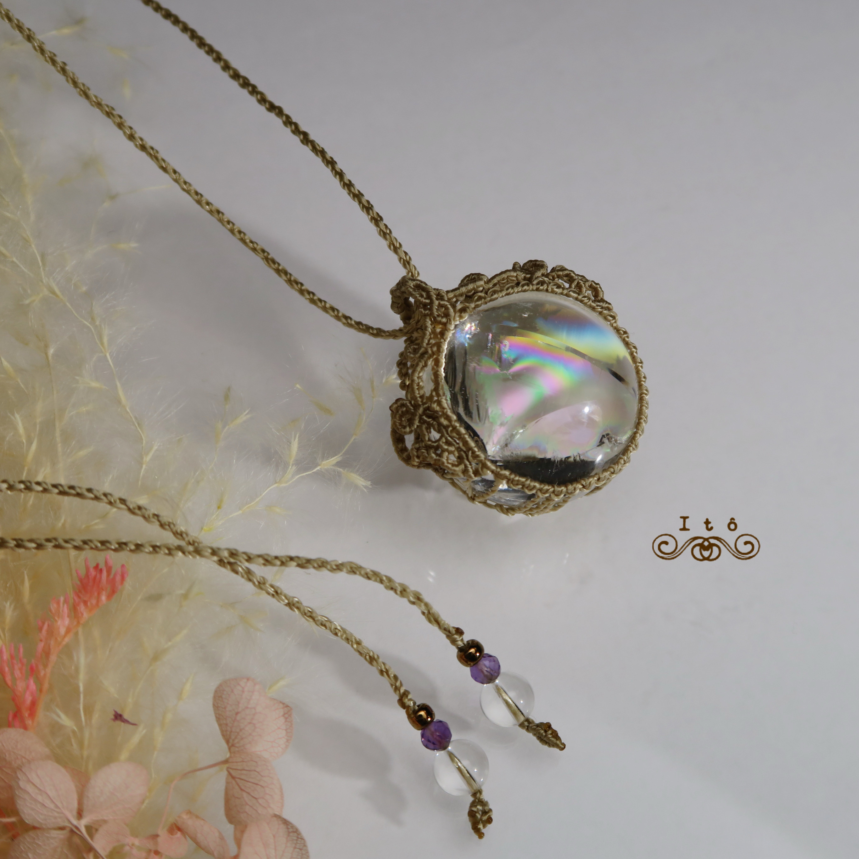 【リバーシブル】ブラジル産アイリスクォーツのマクラメネックレス