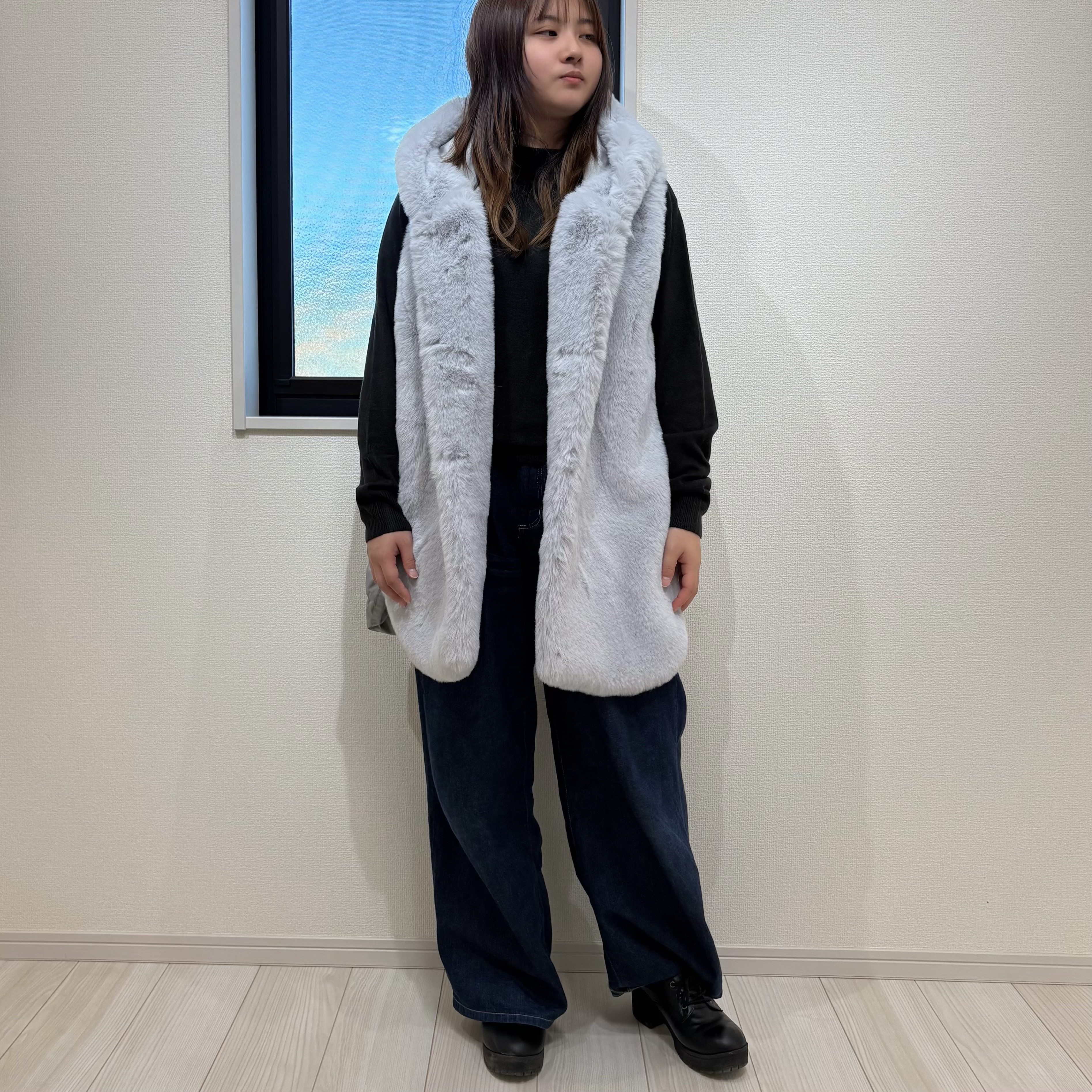 なめらかファーのダウンベスト あったかダウン (ライトグレー )