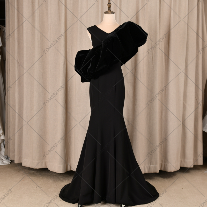 シンプル スレンダーライン 着痩せ ウェディングドレス  二次会 結婚式ドレス F204