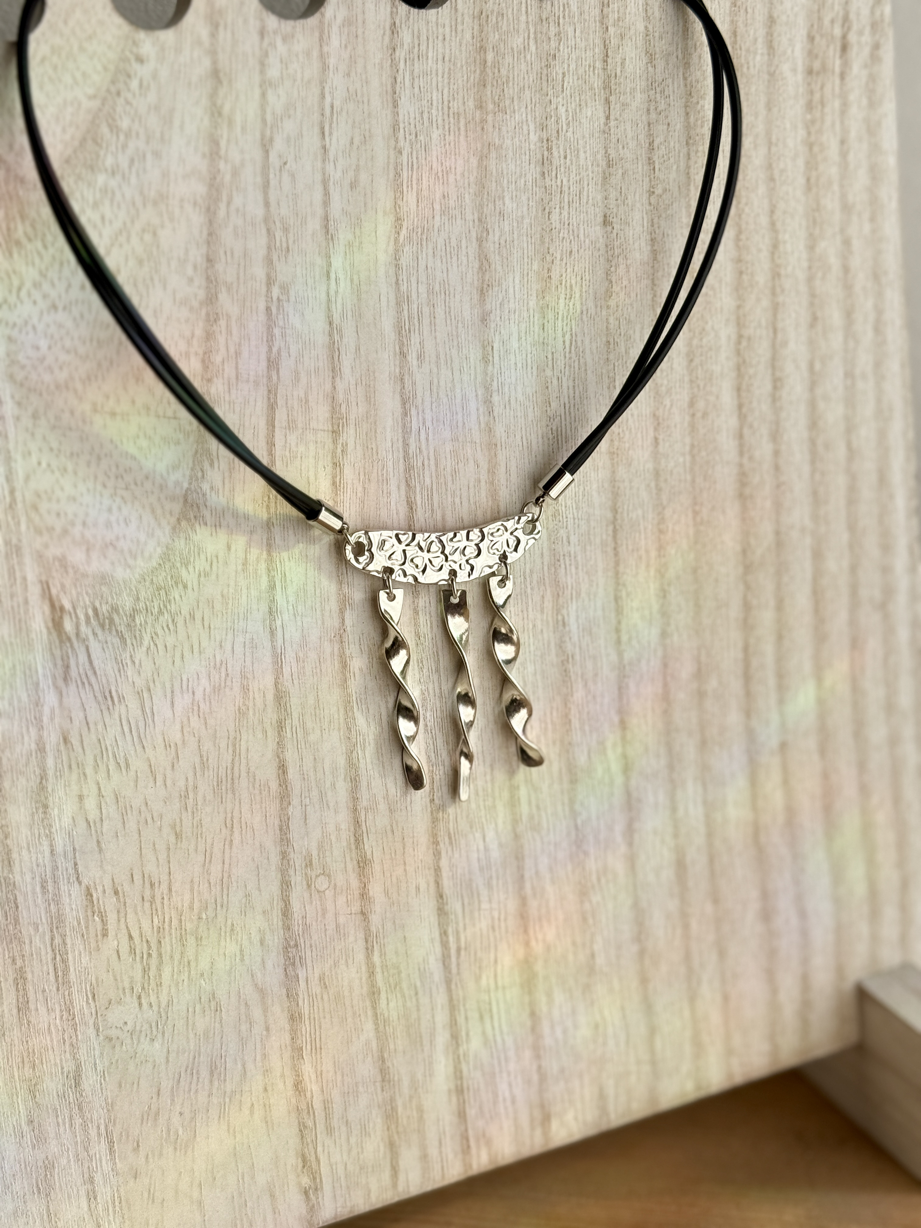 【純銀ピュアシルバーSV999】ツイストネックレス