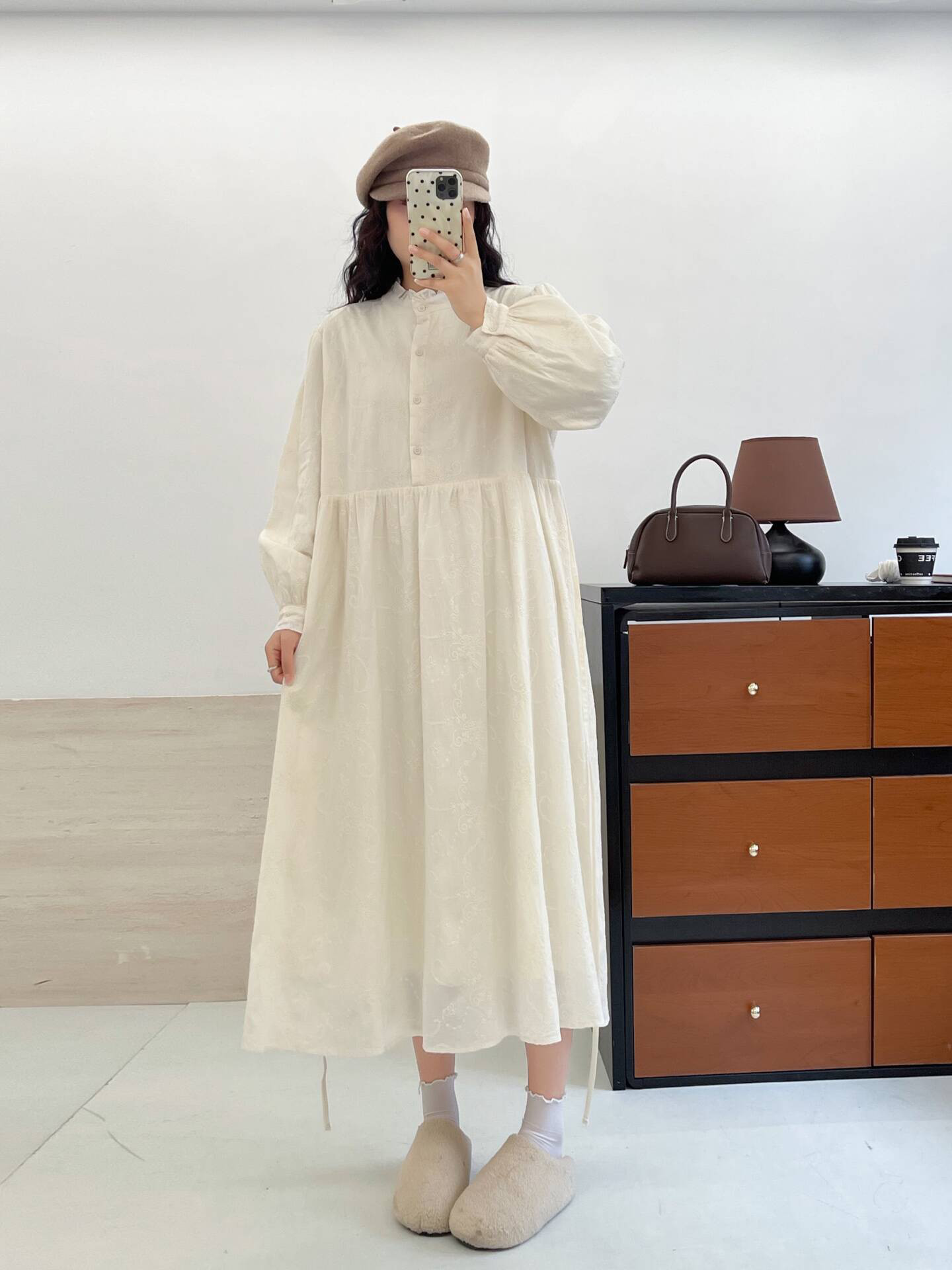 冬の新作婦人服レース襟純色ロングスカート厚手ギャザーワンピース