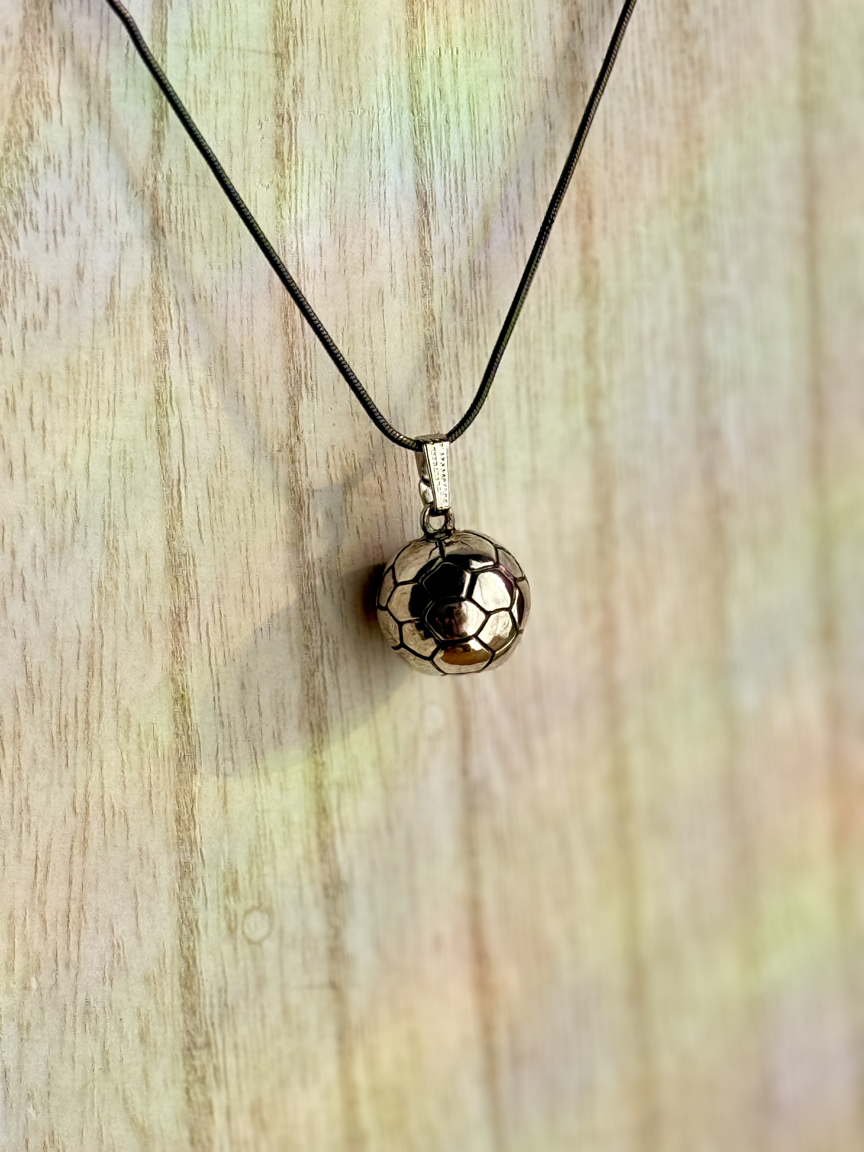【純銀ピュアシルバーSV999】サッカーボールネックレス