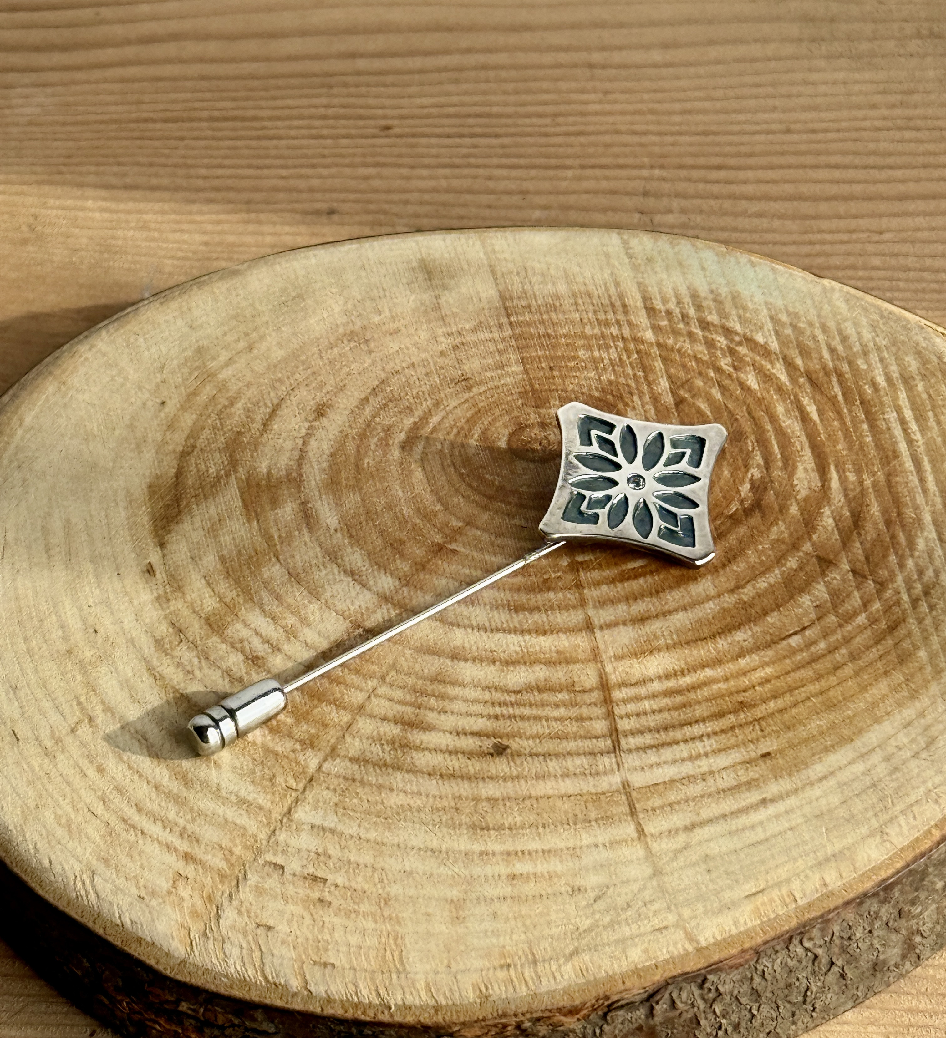 【純銀ピュアシルバーSV999】四角彫りピンブローチ