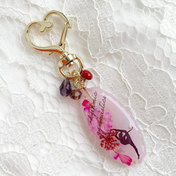 2862】ホルン 淡い桃色ハート型×ハートカラビナ 赤～ピンク系押し花