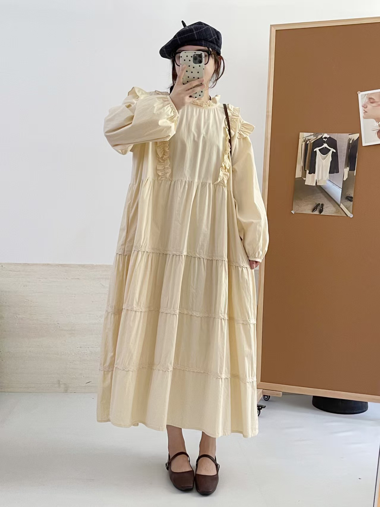 秋冬の新作婦人服丸首キクラゲレース純色長袖ワンピース