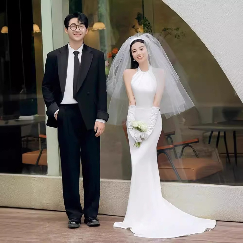 高級感 白 黒 サテン ウェディングドレス シンプル 韓国風 花嫁 結婚式 誕生日 演奏会 二次会 前撮り HL584