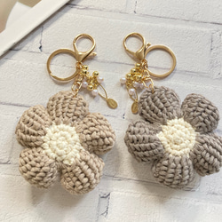 お花 キーホルダー チャーム 編み物 毛糸 花 アクセサリー プレゼント