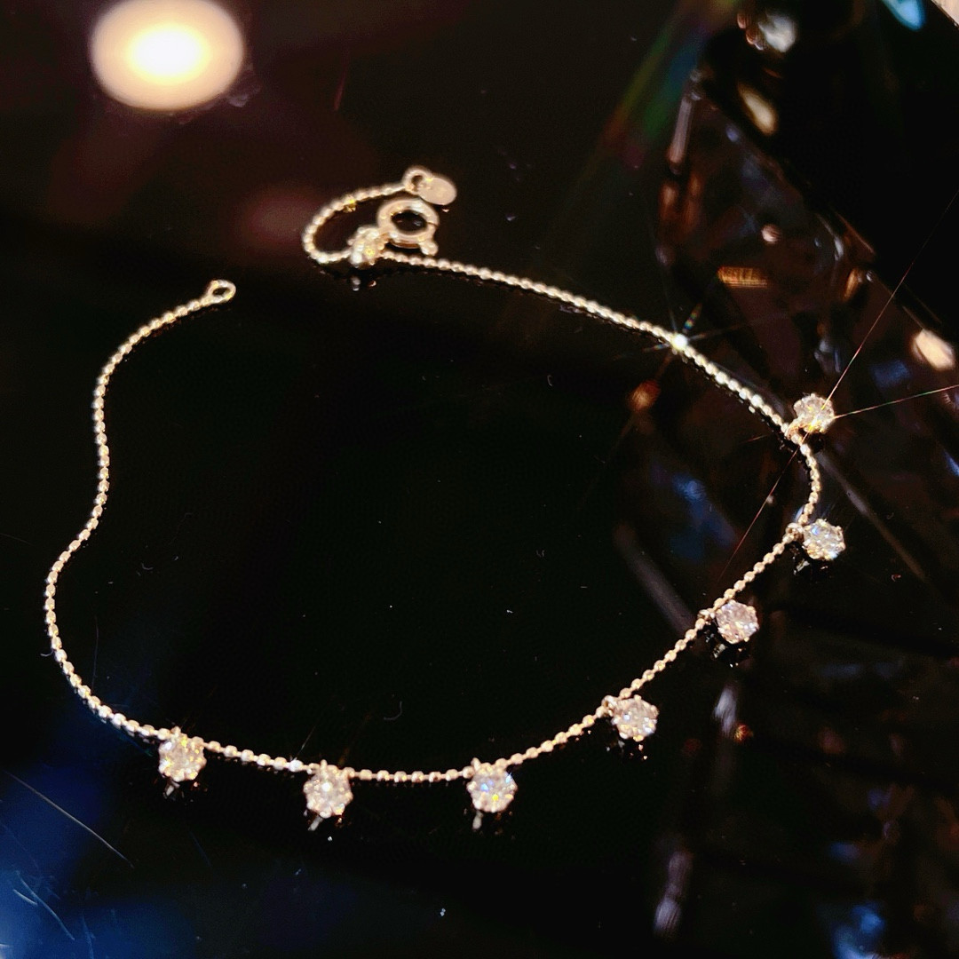 「クリスマス」ブレス　K18ホワイトゴールド　計0.6ct ギフト　天然ダイヤモンド