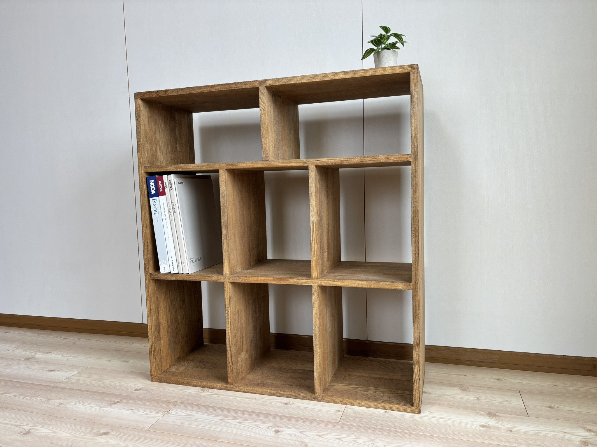 【サイズオーダー可】木のぬくもり感じるブックシェルフ/8マス