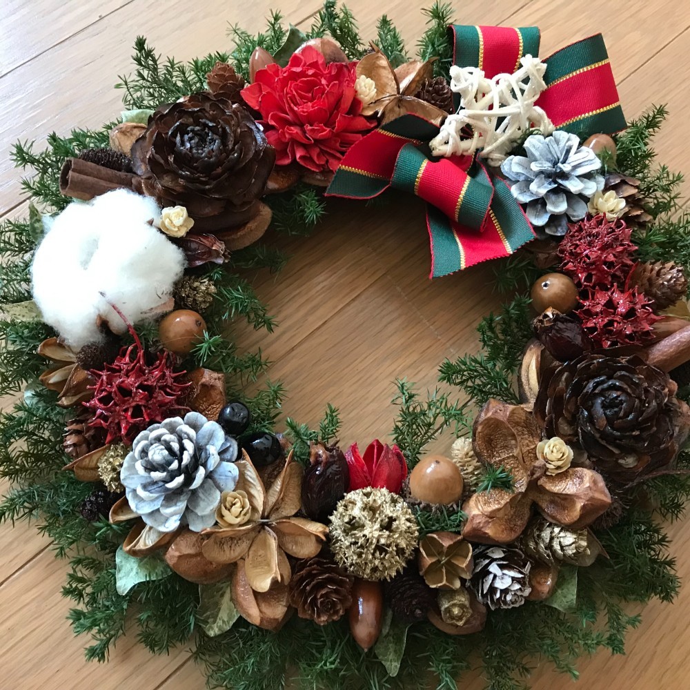 《新作＊X’mas》北欧の森の木の実と大き目リボンの森のリース30ｃｍ（受注制作）