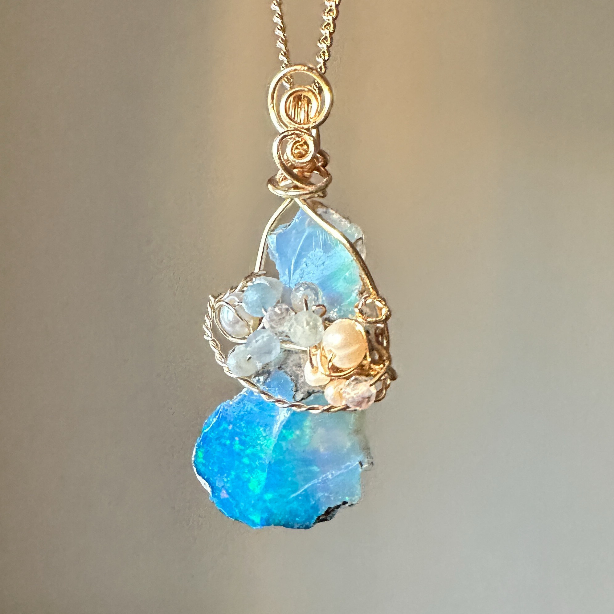 遊色煌く✴︎天の川のようなエチオピアオパールのワイヤージュエリー