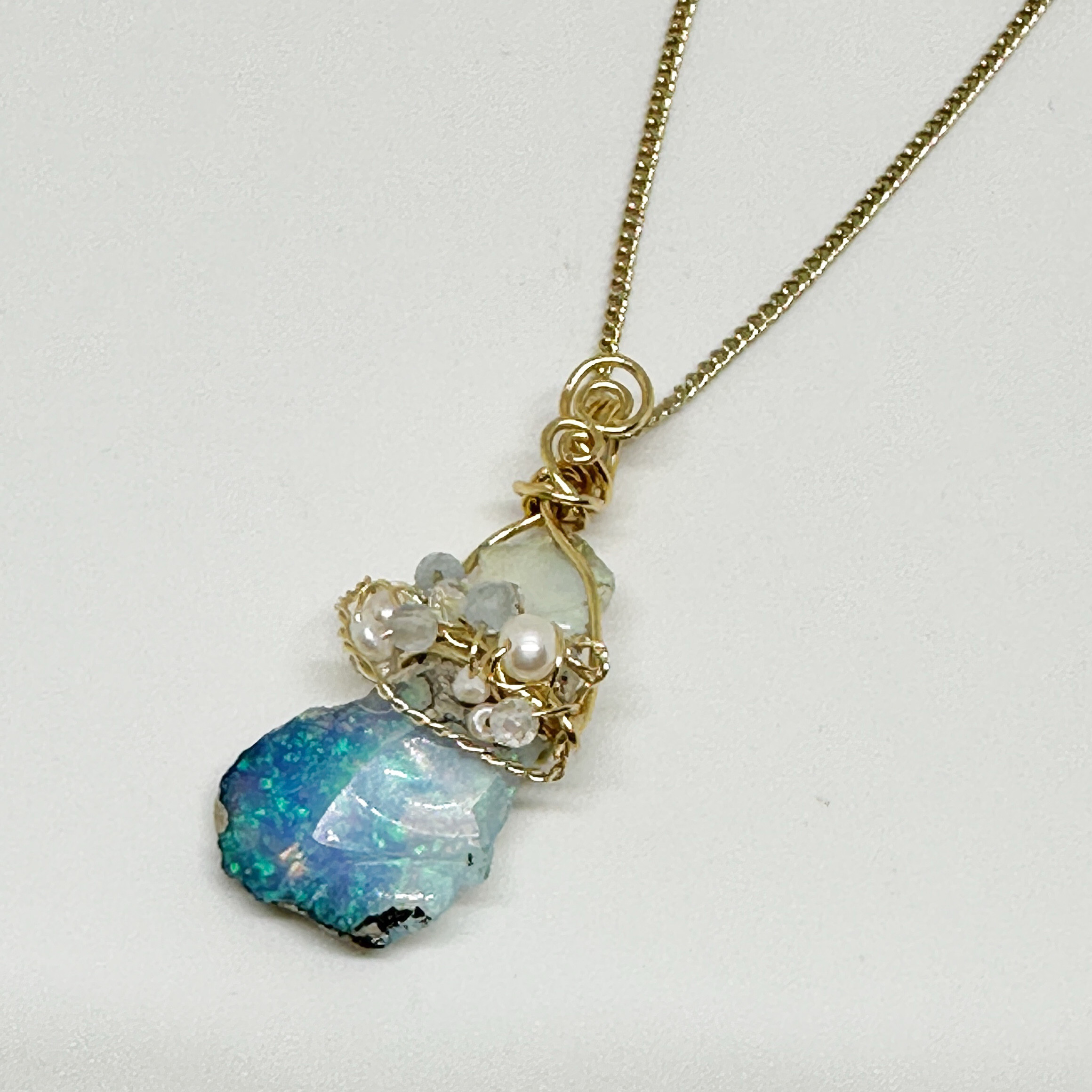 遊色煌く✴︎天の川のようなエチオピアオパールのワイヤージュエリー