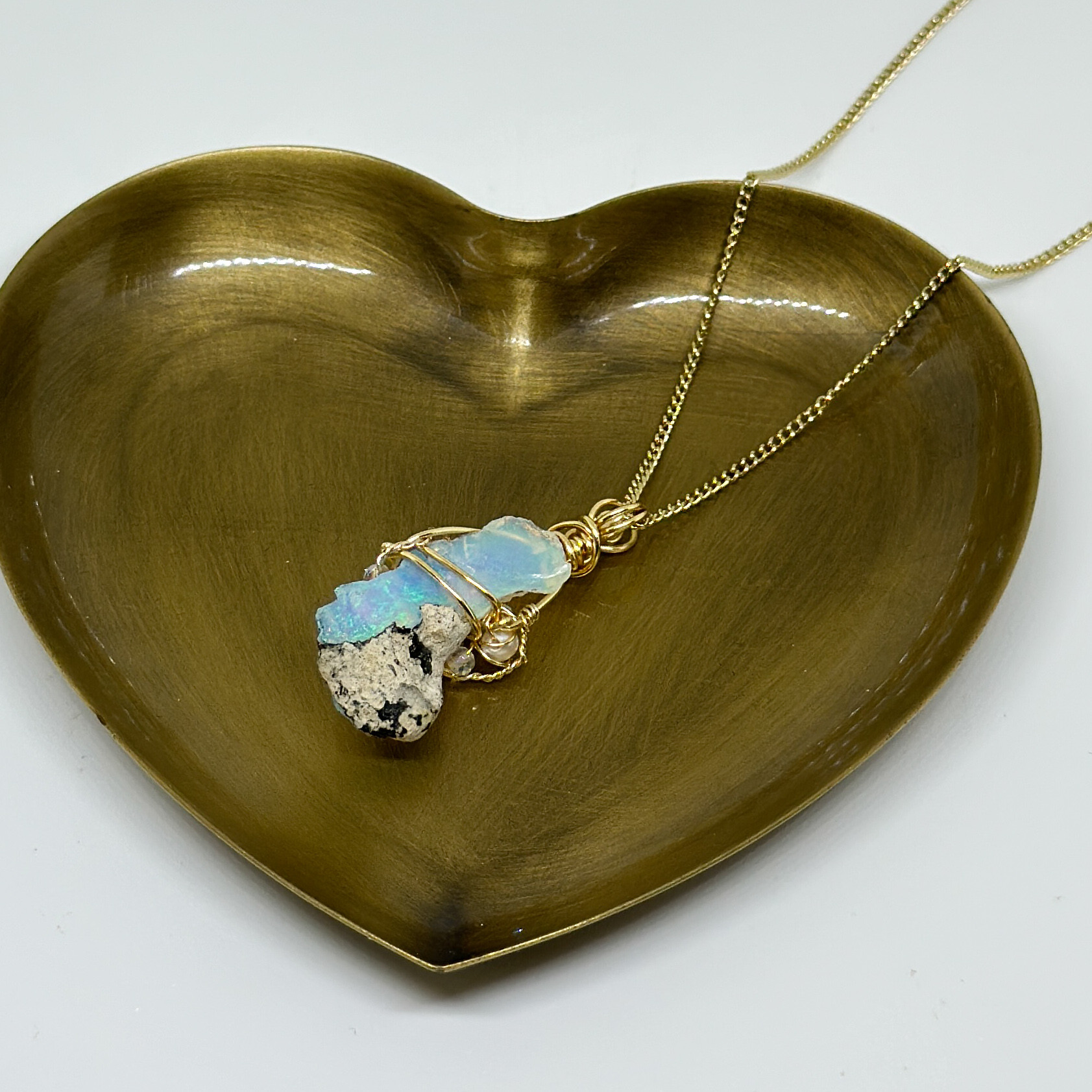 遊色煌く✴︎天の川のようなエチオピアオパールのワイヤージュエリー