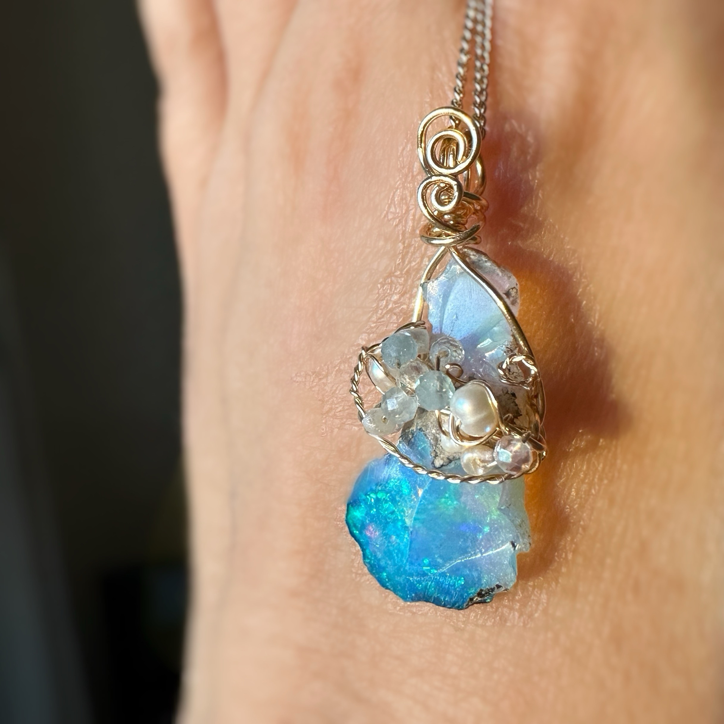 遊色煌く✴︎天の川のようなエチオピアオパールのワイヤージュエリー