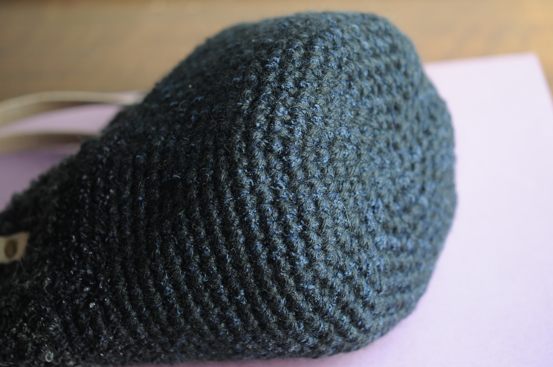 コロンと丸底　手染めお散歩マルシェバック　アンゴラブラック