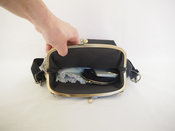 グレイッシュカラーブレンド×ベロアのがまぐちショルダーバッグ｜軽量バッグ｜おしゃれ｜一点もの 6枚目の画像